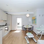 Ella - Swimming Pool, Garden, Baby Friendly * Bast