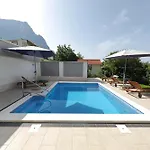 Ella - Swimming Pool, Garden, Baby Friendly ヴィラ Bast