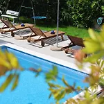 Ella - Swimming Pool, Garden, Baby Friendly * Bast