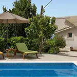 ヴィラ Ella - Swimming Pool, Garden, Baby Friendly Bast