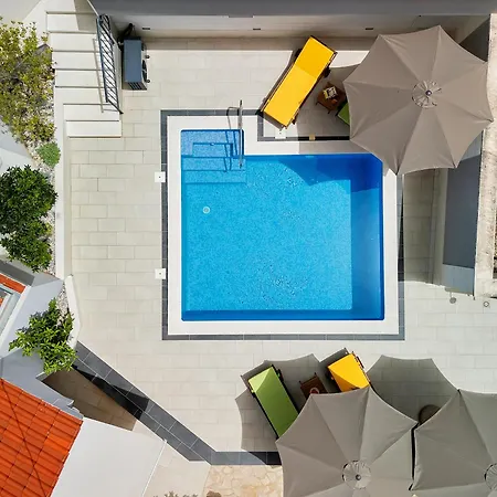 Ella - Swimming Pool, Garden, Baby Friendly ヴィラ Bast